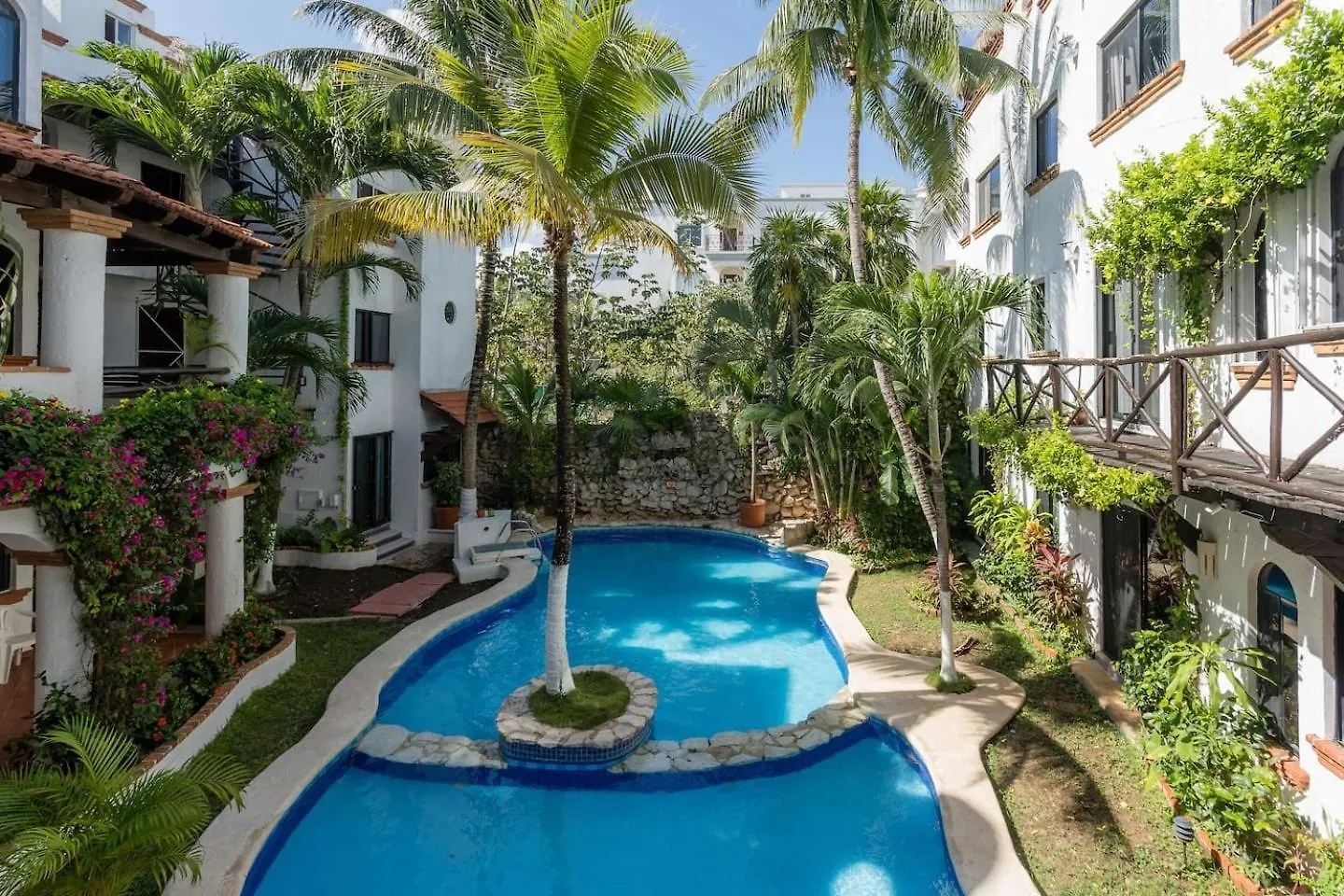 Sweet Studio Downtown With Pool Stepsto Mamitas Beach Playa del Carmen